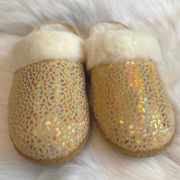 Sorel New in Box Kids Yakiska Slide II Gold Fur Lined Slippers Youth 4 - Picture 2 of 5